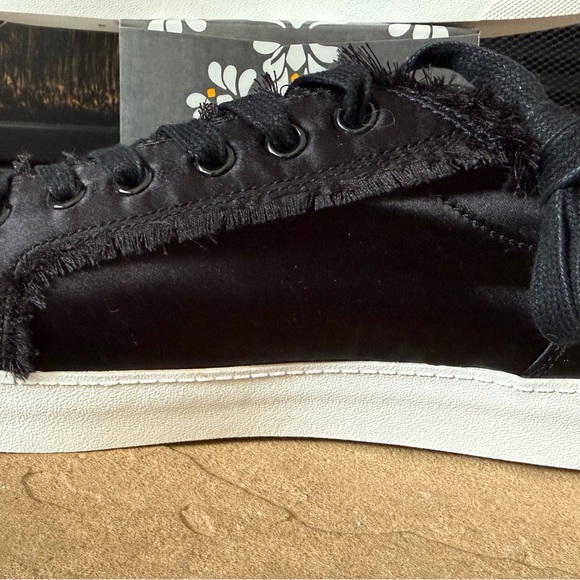 Libby Edelman Black Sneakers with White Sole - Picture 3 of 8